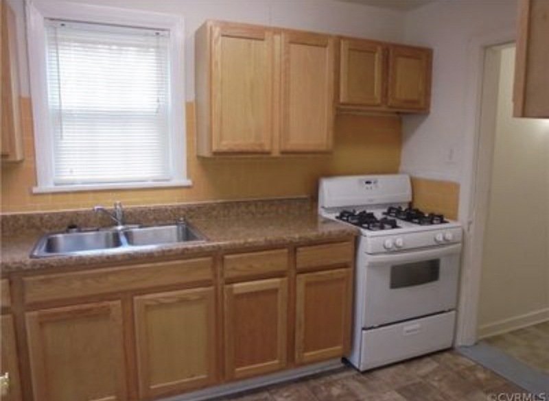 1607 Minefee St property image