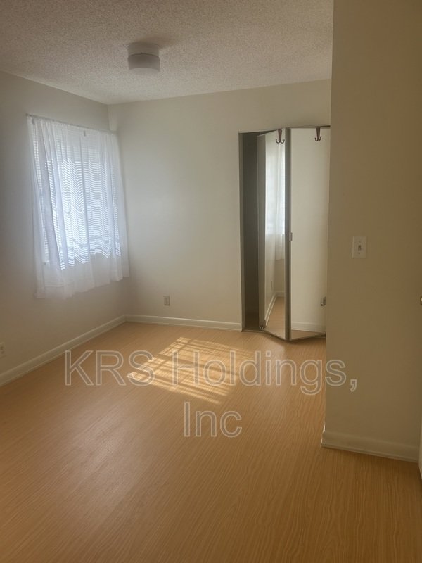 Open property image