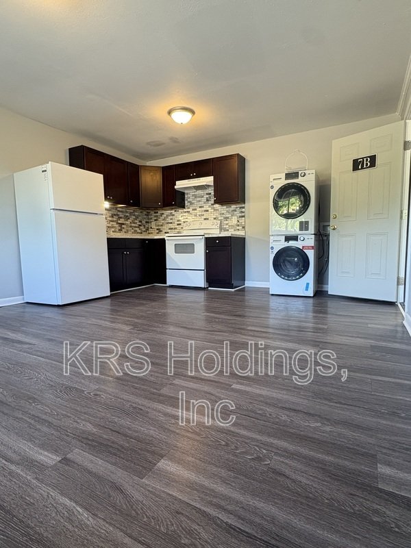 SUMMER FREE SPECIAL AVAILABLE** READY FOR MOVE IN NOW 1 BEDROOM 1 BATHROOM ** property image