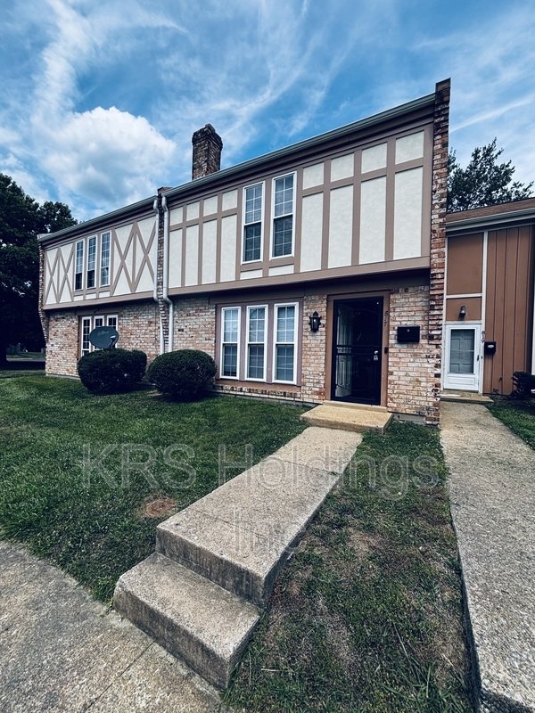 Lovely Townhome Ready Now! property image