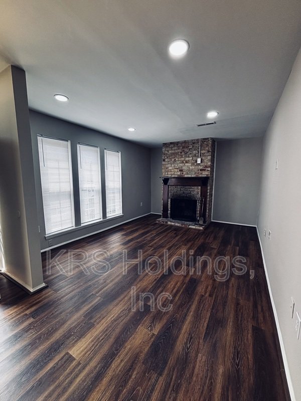 Lovely Townhome Ready Now! property image