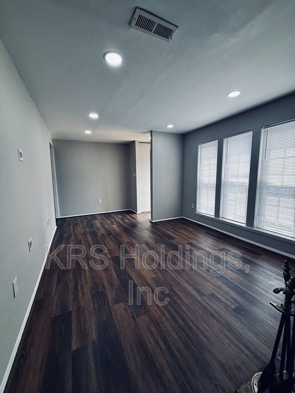 Lovely Townhome Ready Now! property image