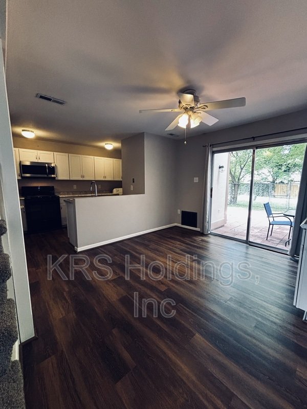 Lovely Townhome Ready Now! property image