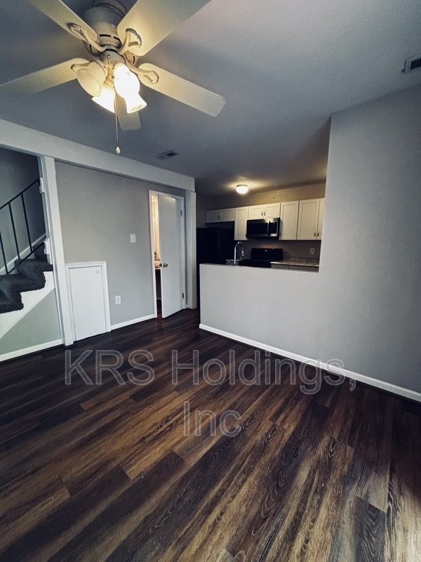 Lovely Townhome Ready Now! property image