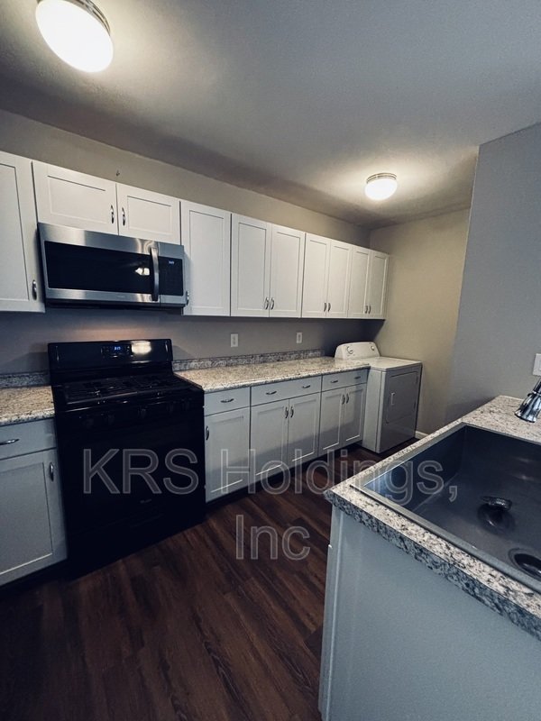 Lovely Townhome Ready Now! property image
