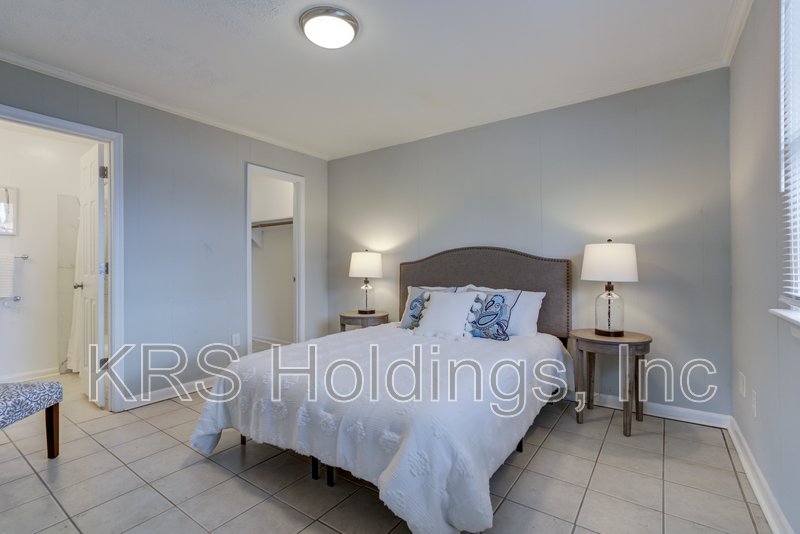 Renovated 1BR Only $995/Month | Utilities Included + Washer/Dryer property image