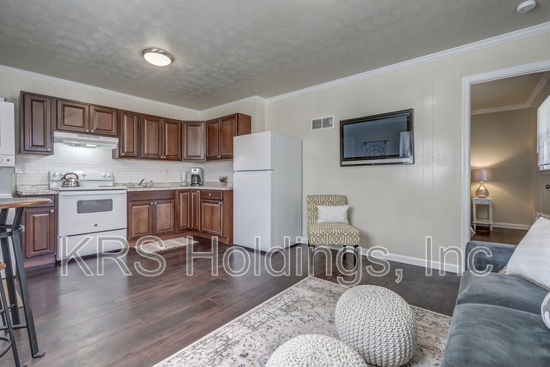 Renovated 1BR Only $995/Month | Utilities Included + Washer/Dryer property image
