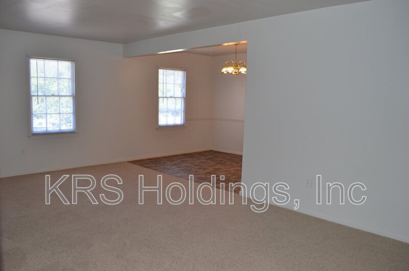 Country setting in quiet neighborhood. Close to beach, shopping, and schools. property image