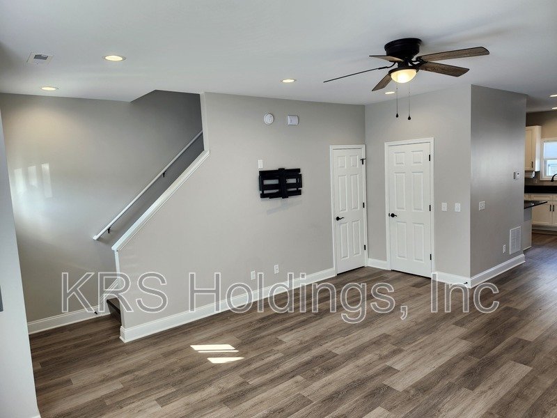 September Special-$500 OFF 1ST MONTH'S RENT-Practically New 3 BR, 2.5 Bath Townhome, Great Harrisonburg Location property image