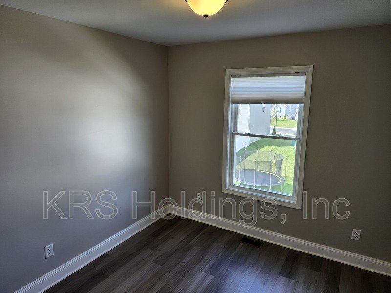 September Special-$500 OFF 1ST MONTH'S RENT-Practically New 3 BR, 2.5 Bath Townhome, Great Harrisonburg Location property image