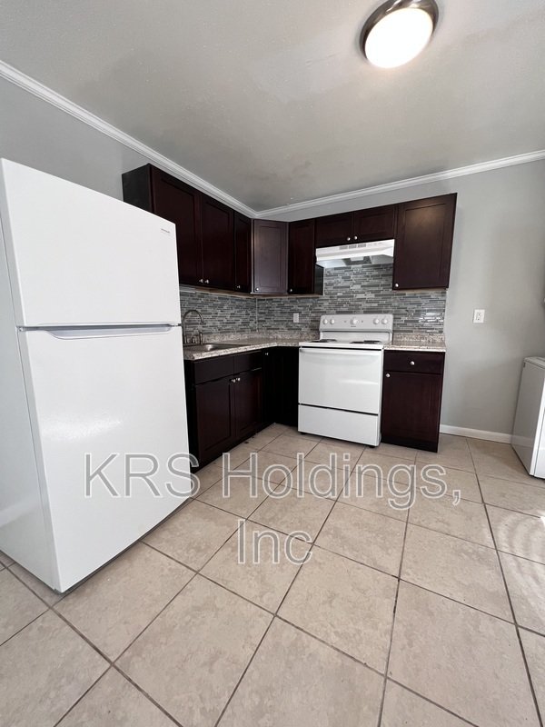 Renovated 1BR $1295/Month | Utilities Included + Washer/Dryer property image
