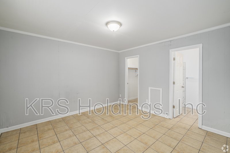 Renovated 1BR $1295/Month | Utilities Included + Washer/Dryer property image