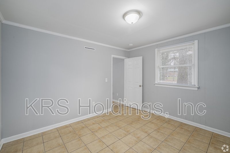 Renovated 1BR $1295/Month | Utilities Included + Washer/Dryer property image