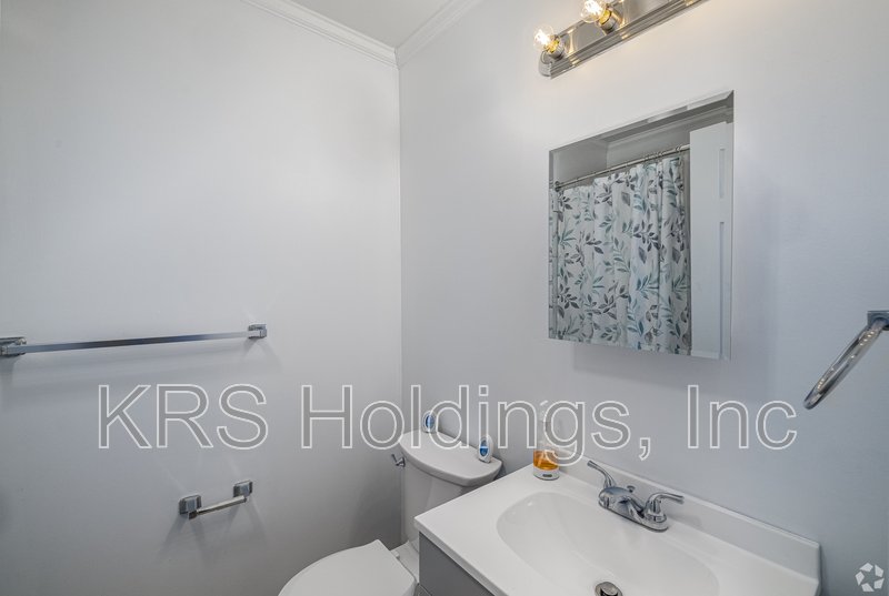 Renovated 1BR $1295/Month | Utilities Included + Washer/Dryer property image