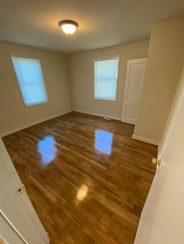 3915 E Chatham St . property image